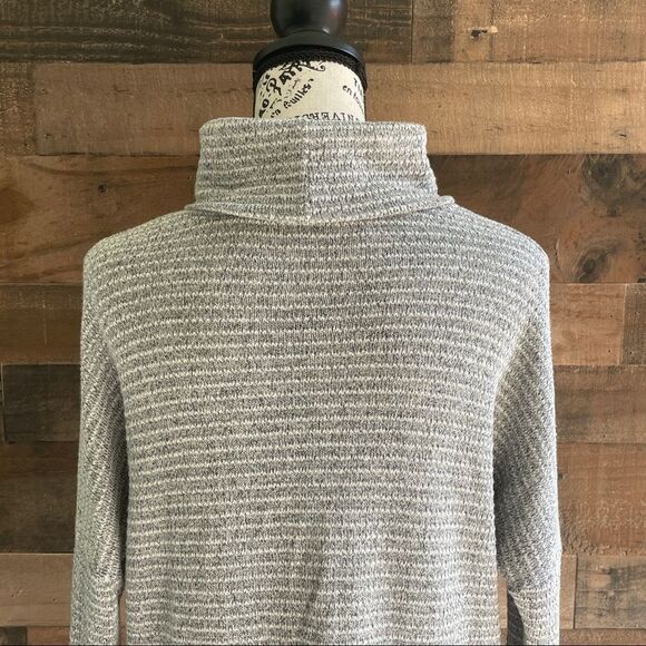 Ginger G Turtleneck Striped Sweater Size Large - Picture 6 of 7